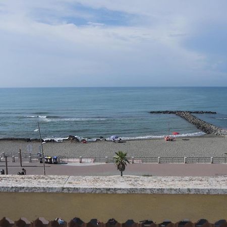 Ferienwohnung Domus Anna Lido di Ostia Exterior foto